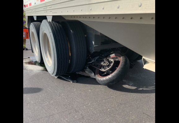 Minor injuries for motorcyclist in crash with semi in Carver County