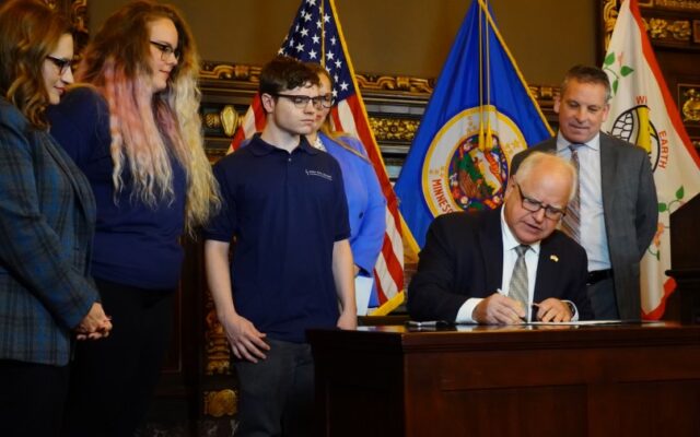 Gov Walz signs order eliminating 4-year college degree requirements for many state jobs